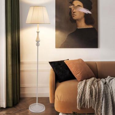 Imagem de Luminária de chão clássica branca com estrutura de metal polido, luminária vertical decorativa para interiores com cúpula de tecido, luminária de leitura alta e elegante para sala de estar e