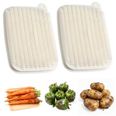 Imagem de 2 escovas de vegetais com cerdas macias, escovas reutilizáveis para esfregar vegetais, escova de limpeza de cozinha para batatas, cenouras e frutas, pode ser lavada na lava-louças, branco leitoso