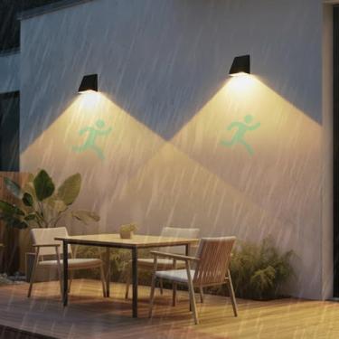 Imagem de GZZBMY LED apliques de parede solar exterior IP65 candeeiros de parede impermeáveis com detetor de movimento moderno jardim iluminação para varanda, terraço trilho escadas (luz quente preta, 2 peças)