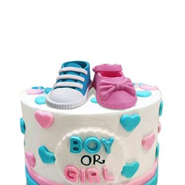 Imagem de Topper de bolo de sapatos de bebê com sinal de menino ou menina para revelação de gênero de chá de bebê