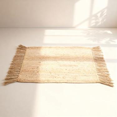 Imagem de FURNISHFUL FINESSE Tapete trançado de juta tecida à mão, tapete de área de entrada boho natural, reversível para cozinha, sala de estar, casa de fazenda, interior e exterior, tapete decorativo - (2 x