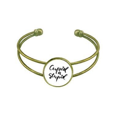 Imagem de Bracelete estilo citação "Cupid Is Stupid" retrô de bracelete aberto