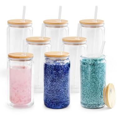 Imagem de FECBK Pacote com 8 copos de globo de neve de acrílico com tampas e canudos de bambu 473 ml copo de globo de neve de plástico com orifício pré-perfurado copos de globo de neve de parede dupla