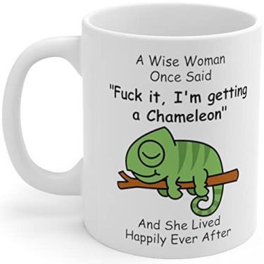 Imagem de Presentes engraçados camaleão para mulheres amantes de animais de estimação Dia das Mães 2025 A Wise Woman Once Said Caneca de café com citações divertidas copo de cerâmica branco 325 ml