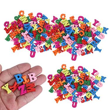 Imagem de 300 peças de botões de letras de madeira misturadas coloridas em forma de alfabeto conjunto de botões com furos para costura artesanal faça você mesmo scrapbooking artesanato