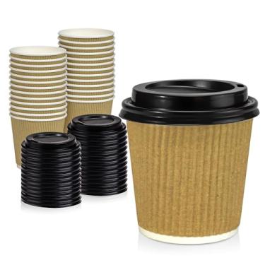 Imagem de [Pacote com 50] Copos quentes descartáveis com tampas – Copos de café com parede dupla e isolamento marrom de 118 g com tampa preta – Copo de papel Kraft para bebidas de chocolate, chá e cacau
