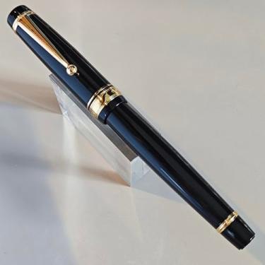 Imagem de zhongyuansu Caneta-tinteiro JD Luxury – Canetas clássicas em preto, vermelho elegante e verde profundo com acabamento dourado – escrita suave, recarregável, caneta de presente profissional (preto)