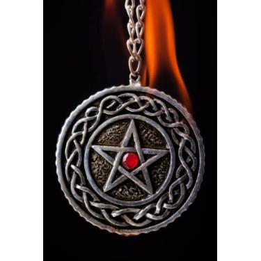 Imagem de Pentagram Medallion Black Journal. Pagan Wiccan Witchcraft Black Magic Notebook. Spellbook Diary.: 6x9 inch paperback matte cover with 120 blank lined pages.