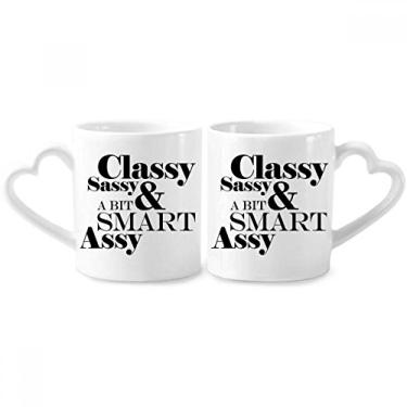 Imagem de Classy Sassy & A Bit Smart Assy Conjunto de canecas de porcelana para casais, copo de cerâmica com alça de coração