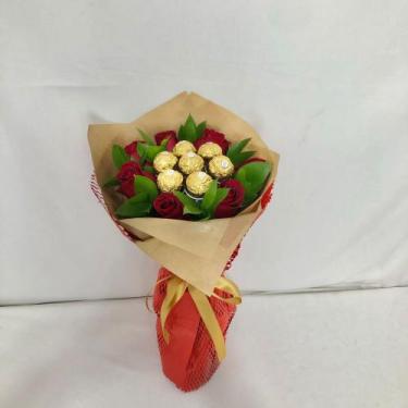 Imagem de Buquê de chocolates com rosas vermelhas, 7 bombom Ferrero Rocher - Lov
