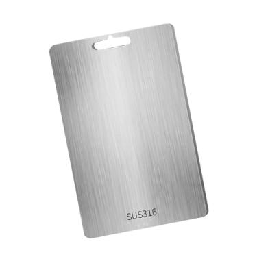 Imagem de Baoblaze Tábua de corte de aço inoxidável, dupla face, prática, elegante e versátil, com alça para camping e vegetais em casa, 39cmx28cm