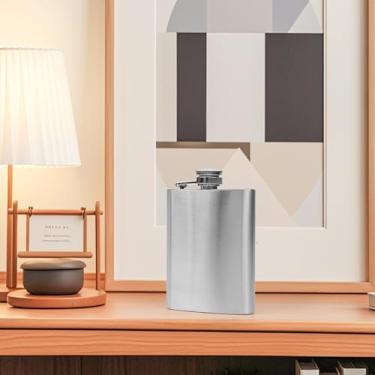 Imagem de Frasco de aço inoxidável antivazamento portátil de 118 ml - Um cantil pessoal essencial para homens, ideal para viagens e uso em movimento