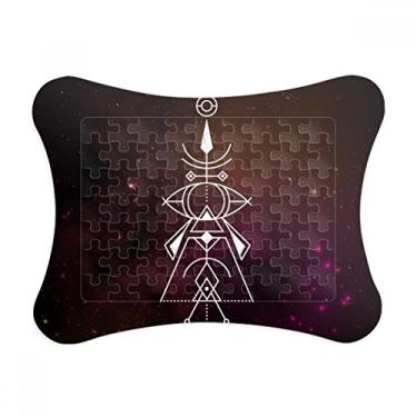 Imagem de Moldura de quebra-cabeça geométrica com símbolo de totem, símbolo do universo, enfeite de quebra-cabeça