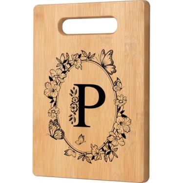 Imagem de Tábua de corte personalizada com monograma, presente de Natal e casamento, presente exclusivo para mulheres e casais - Letra P