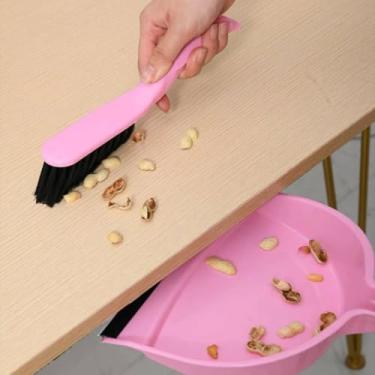 Imagem de Kit Mini Vassoura e Pá Para Mesas Teclados Armários Limpeza Prática