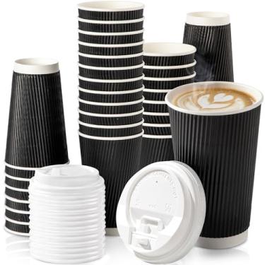 Imagem de [Pacote com 50] Copos quentes descartáveis com tampas – Copos de café com isolamento de parede dupla preta de 473 ml com tampa de redoma branca – Copo de papel Kraft para bebidas de chocolate, chá e cacau