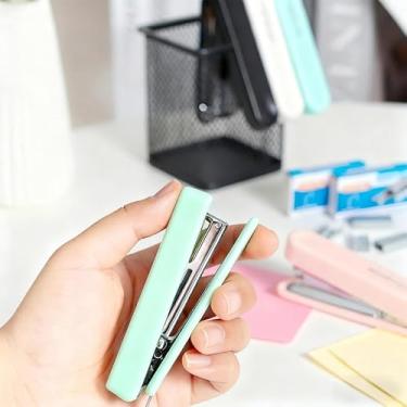 Imagem de Grampeador portátil, capacidade para 10 folhas, grampeador de mesa compacto, verde