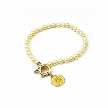 Imagem de Pulseira Pérolas 4Mm Pingente Placa Sapatilhas Em Ouro 18K