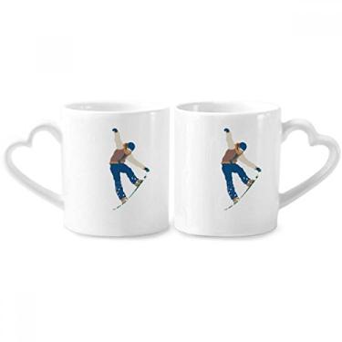 Imagem de Conjunto de canecas de porcelana para casais com ilustração de salto para esportes de inverno com coração