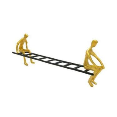 Imagem de Escultura Decorativa Homens na Escada Dourado Luxo - LUXdécor