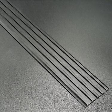 Imagem de Tiras largas da porta do limiar dos limiares, tiras de transição do assoalho da porta do metal, passos da escada para etapas de madeira, preto