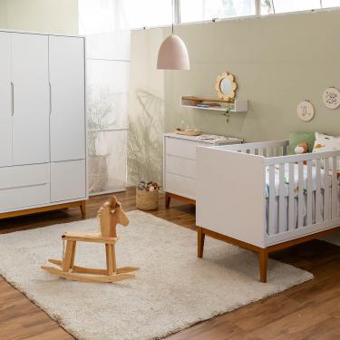 Imagem de Kit Quarto Theo com Pés Square Mel - Berço + Cômoda 3 Gavetas + Guarda-Roupa 3 Portas - Branco