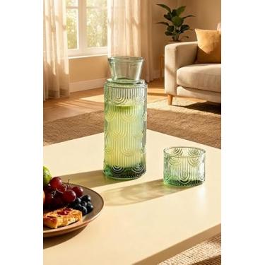 Imagem de Conjunto de jarra de água de vidro vintage com tampa de copo, jarra elegante e copo de uso duplo, jarra de cabeceira para quartos de hóspedes, mesa de cabeceira de escritório e decoração de casa