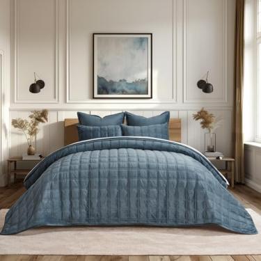 Imagem de EVERGRACE Conjunto De 3 Peças De Colcha De Veludo Luxuosa Tamanho Queen, Colcha Ultramacia, Edredom De Veludo Leve Com Costura Dupla Para Todas As Estações Com 2 Fronhas, Azul Tempestuoso, 92" X 96"