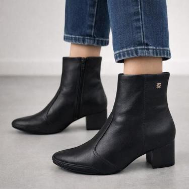 Imagem de Bota Feminina Cano Baixo Salto De Couro Original Ramarim 2657101, Pret