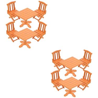 Conjunto de Mesa com Cadeiras de Plástico na cor preta