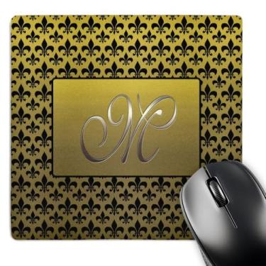 Imagem de 3dRose LLC Elegante Letra M em relevo em moldura dourada sobre uma estampa flor-de-lis preta em um mouse pad padrão de fundo dourado (mp_36091_1)