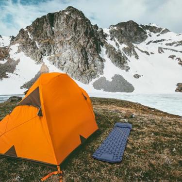 Imagem de Almofada de dormir para acampamento, almofada inflável de nylon 40D com bolsa de armazenamento para viagem, revestimento de TPU embutido, bomba de pé, colchão de ar inflável, tapete de dormir para