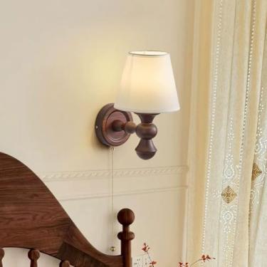Imagem de Arandela de madeira estilo fazenda, luminária de parede retrô para leitura de cabeceira com interruptor de corrente, luminária de parede Wabi Sabi com abajur de tecido branco antigo, arandel