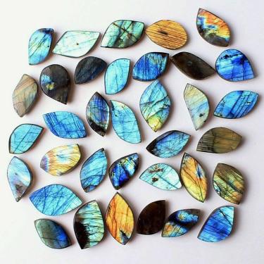 Imagem de FFIME 10 peças de pedras naturais de labradorita e cristais ornamentos de folhas lindo pingente de labradorita para decoração de joias