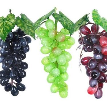 Imagem de Kit 3 Cachos Uvas Artificial Silicone Enfeite Natalino Mesa