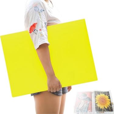 Imagem de MOTEERLLU Livro de armazenamento A2 adequado para pinturas de diamante de 56 x 38 cm, kit de arte de diamante, recipiente de armazenamento com 30 bolsos, pasta de portfólio para arte (amarelo)