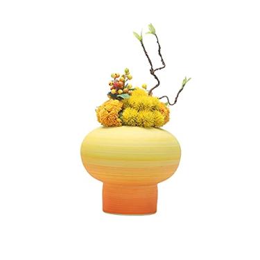 Imagem de LMJYU Flores artificiais amarelas, frutas falsas, buquê de flores em vaso de cerâmica texturizada para casa, escritório, cozinha, banheiro, decoração de bancada, flores falsas