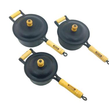 Imagem de Jogo 3 Caçarolas De Ferro Fundido e Cabo Madeira Tampa Ferro
