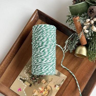 Imagem de Cordão de algodão de duas cores de 2 mm para artesanato, embrulho de presente, macramê e decoração de férias, corda macia e torcível (branco + verde)