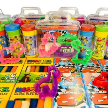 Imagem de Kit Infantil 20 Maletas de Acrilico + 20 Massinhas + 20 Bolhas de Sabão + 50 Cortadores De Modelar