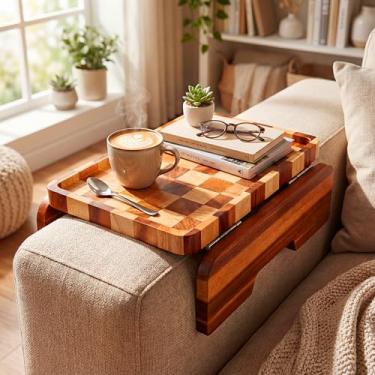 Imagem de Kathfly Bandeja de suporte de sofá de acácia com braço de sofá com tabuleiro de damas 35 x 24 cm, bandeja com clipe para sofás, mesa dobrável com dobradiça dupla, para comer, bebidas, controles