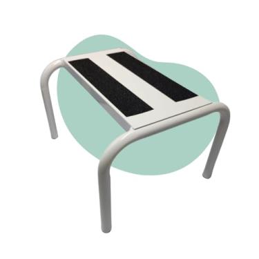 Imagem de Vital Scheffer Escada Auxiliar Hospitalar, Metal Branco com Degrau Antiderrapante, 33x27x21cm, Suporta 90kg, para Maca e Estética