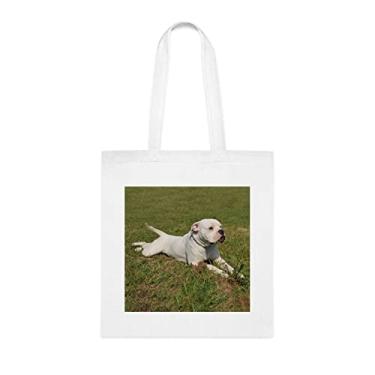 Imagem de Bolsa de buldogue americano sobre grama, presente de buldogue americano, aniversário de buldogue americano bolsa de ombro buldogue americano, bolsa reutilizável de buldogue americano, Branco