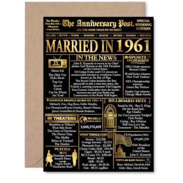 Imagem de Stuff4 Cartão dourado de aniversário de 64 anos para homens e mulheres - Jornal dourado casado em 1961 - Cartão de aniversário de casamento feliz de 64 anos para esposa companheira marido parceiro