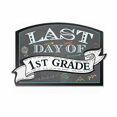 Imagem de AAROENLYS Placas de madeira Last Day of School Quadro estilo lousa placa placa escolar adereços de foto para crianças/meninas/meninos pré-escola jardim de infância 1ª série 25 x 38 cm