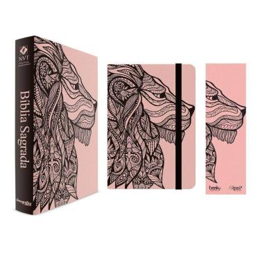 Imagem de Kit Leão Rosa - Moleskine + Bíblia Capa Dura NVT + Marca Página