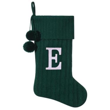 Imagem de Pxniy Meia de Natal personalizada de 48 cm - malha verde com monograma bordado e pompons, cabide de lareira familiar para decoração de férias, letra verde E