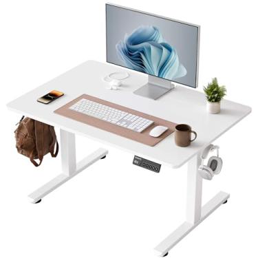 Imagem de YIHAYO Mesa de uma peça ajustável de altura baixa, levanta 46 cm a 71 cm, mesa elétrica de pé para pessoas baixas, mesa de computador de 81 x 61 cm com placa de emenda para escritório em casa, branca