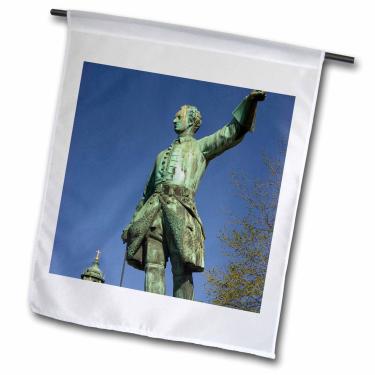 Imagem de 3dRose fl_82592_1 Bandeira de jardim, 30 x 45 polegadas, Suécia Estocolmo Norrmalm, Charles XIII Statue-EU28 IHO0035-Inger Hogstrom