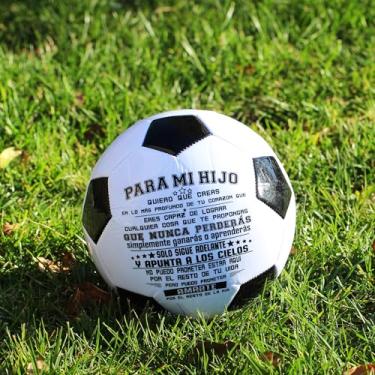 Imagem de Bola de futebol preto e branco de alto desempenho com mensagem I Love You, para entusiastas de esportes Y594 (para Mi Hijo)